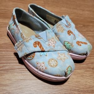 Kids TOMS Size 8